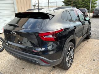2026 Chevrolet Trax FWD 2RS - Exterior Rear Right Corner Image